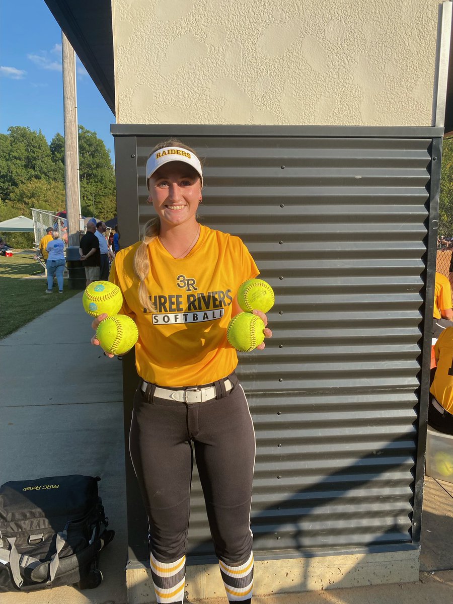 3Rsoftball's tweet photo. Great Day at the Yard!
Uncommitted Soph
Scholar Athlete
SS/C Trista Grobe 
#weare3R https://t.co/MNag7IHCgl