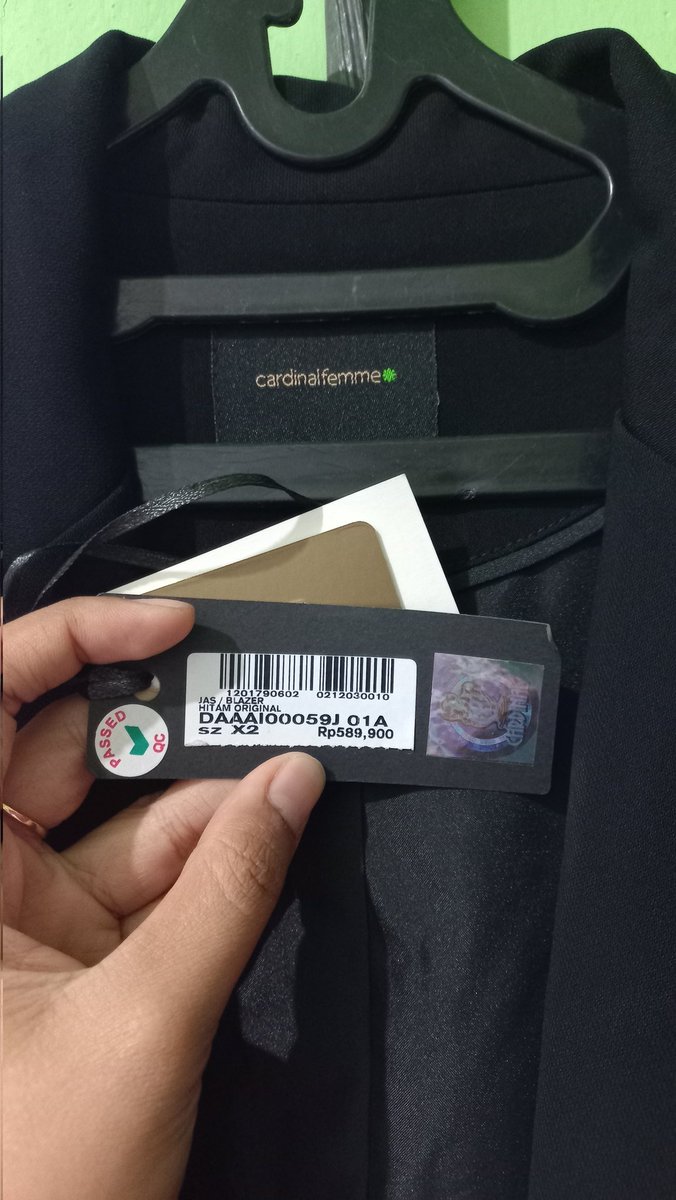 Littlemuffinlop's tweet image. #wts #preloved
PRELOVED BLAZER SLIM FIT CARDINAL FEMME

• Belum pernah dipakai
• Tag harga masih ada
• No minus
• Dijual karena kekecilan

HB = 589K
HJ = 400K

DETAIL UKURAN :
Lbr Bahu : 40cm
½ Lgkr dada : 51,5cm
½ Lgkr pinggang : 44cm

Shopee/tokped ✅️
⛔️ Nego No sadis ⛔️