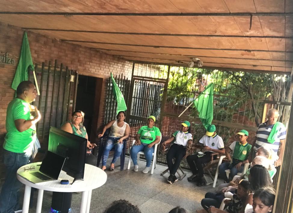 CopeiodcaGarcia's tweet photo. Conversatorio con vecinos de Villa Rosa, Municipio García. 
Con @robertoenriq  vamos a lograr una Venezuela de oportunidades para todos!
Vamos a participar en la Primaria este próximo de Octubre!
¡Vamos todos con Roberto Enríquez!🇻🇪

#Primaria2023 #RobertoEnríquez #PlanHanke https://t.co/83Lsp6jhe0