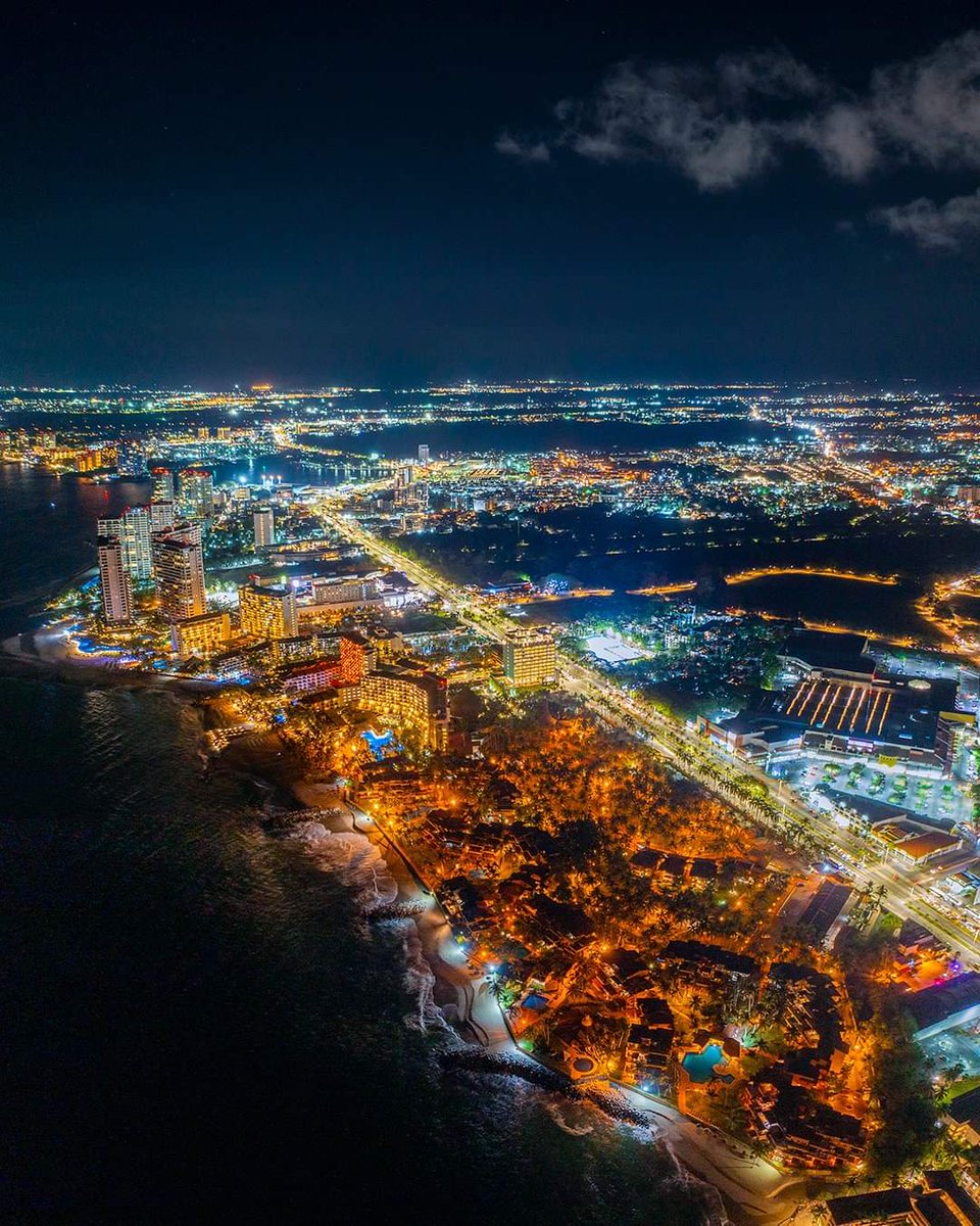 LaDulceGroup's tweet photo. Buenas noches #PuertoVallarta 🙂 https://t.co/kPLte3M28m
