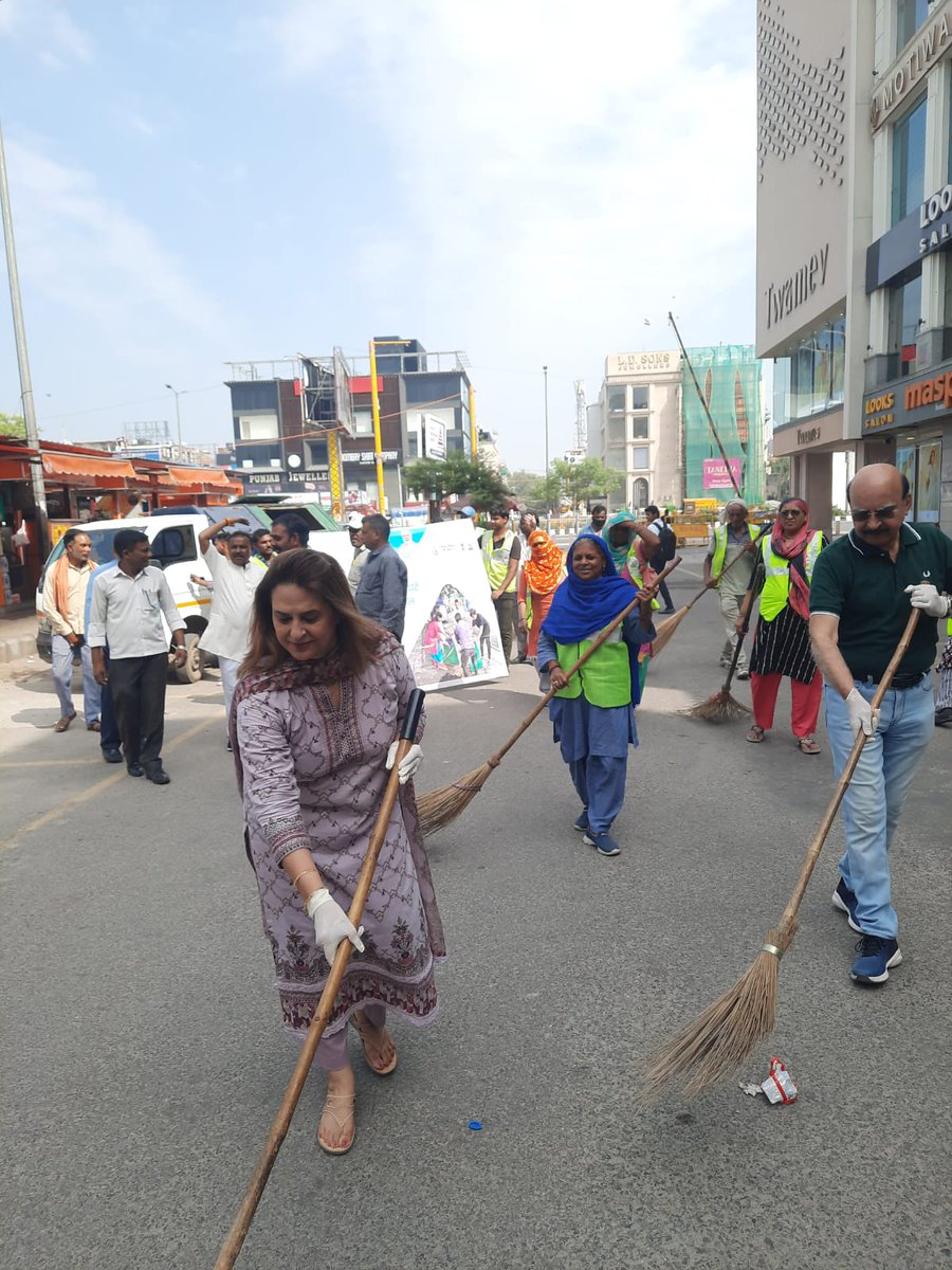 sewa2ndse's tweet photo. Mass cleaning in South Ex-2
Thank you 
@KusumlataRamesh https://t.co/dWZnWeDhVl