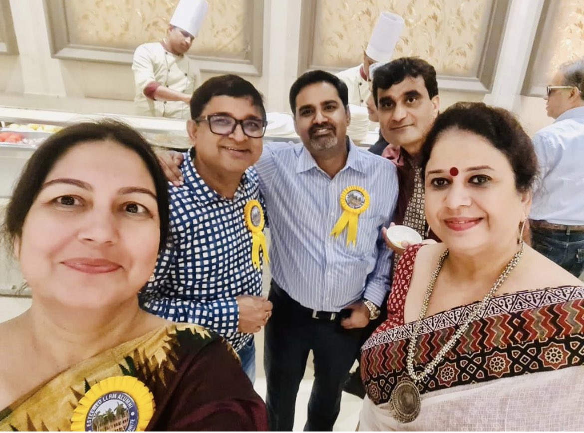 drdkgupta's tweet image. Reuniting with my incredible 1998 batch friends at the Pre OSA meet! It’s amazing to see how far we have all come since our MBBS days. Here is to lifelong and cherished memories. #OsakaAcoload2023 #LLRM