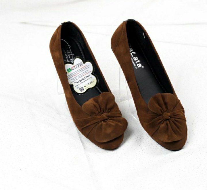 cipung_ngers's tweet photo. FLATSHOES

— A thread https://t.co/UyfN7iFUS8