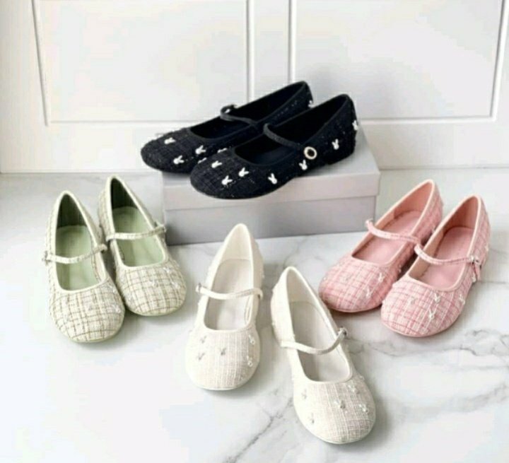 cipung_ngers's tweet photo. FLATSHOES

— A thread https://t.co/UyfN7iFUS8