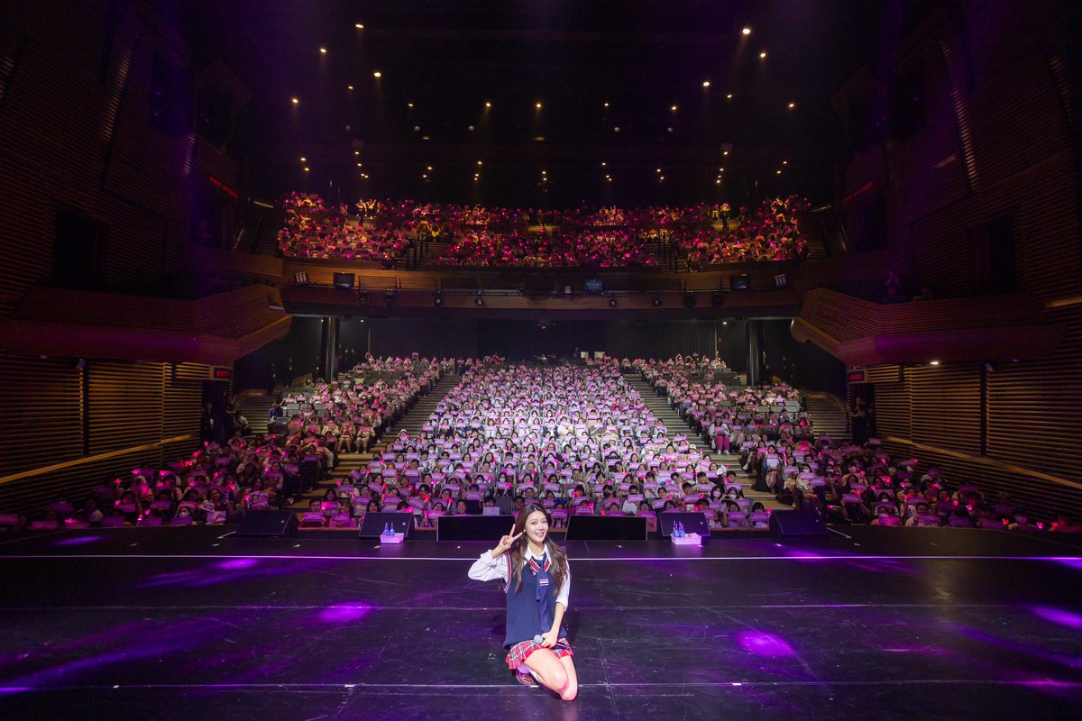 doconcert's tweet photo. ขอบคุณ #ซูยอง และไทยโซวอนมาก ๆ ค่ะ 💖

 #SooyoungMyMuseinBangkok 
#mymuse #SOOYOUNG #CHOISOOYOUNG #수영 #최수영 #SNSD #GirlsGeneration #소녀시대 https://t.co/n2s7XA52ry