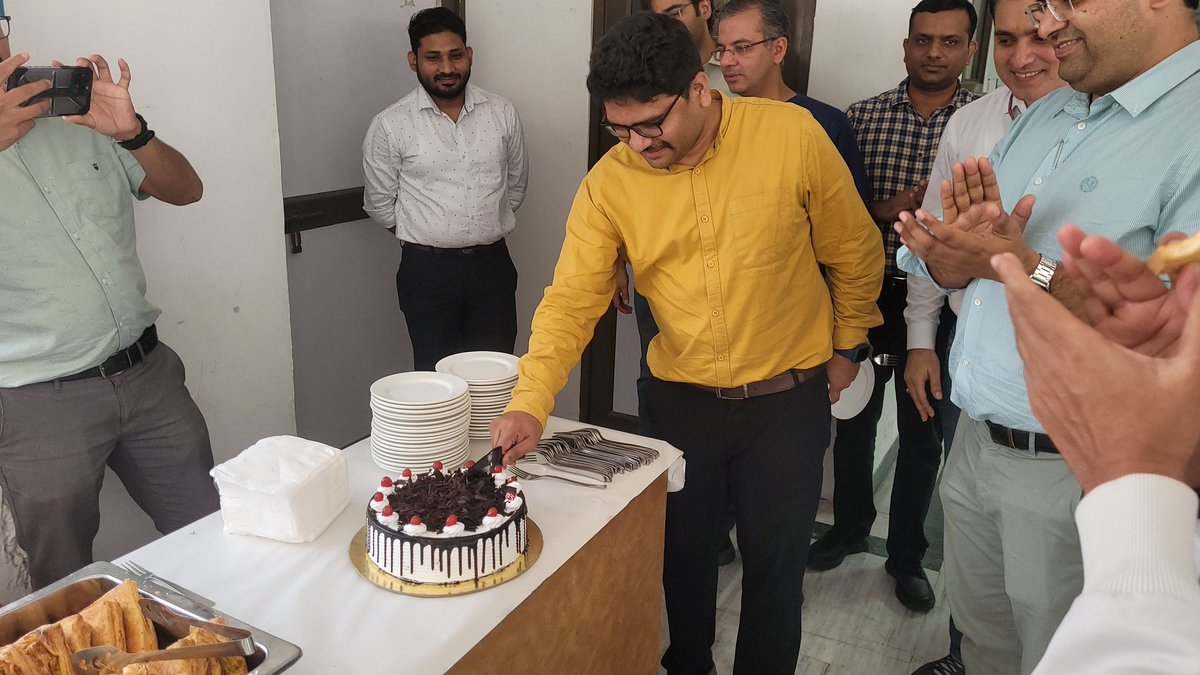 AIIMS _Neurosurgery@ Delhi (@nsxaiims) on Twitter photo The department of Neurosurgery accorded a formal farewell to one of its faculty colleague Dr Praneeth Kokkula. We wish him all the success in his future endeavors. @AIIMSJ_NeuroSx <a href="/AiimsNeurology/">AIIMS_Neurology</a> <a href="/aiims_newdelhi/">AIIMS, New Delhi 🇮🇳</a> The department of Neurosurgery accorded a formal farewell to one of its faculty colleague Dr Praneeth Kokkula. We wish him all the success in his future endeavors. @AIIMSJ_NeuroSx <a href="/AiimsNeurology/">AIIMS_Neurology</a> <a href="/aiims_newdelhi/">AIIMS, New Delhi 🇮🇳</a>