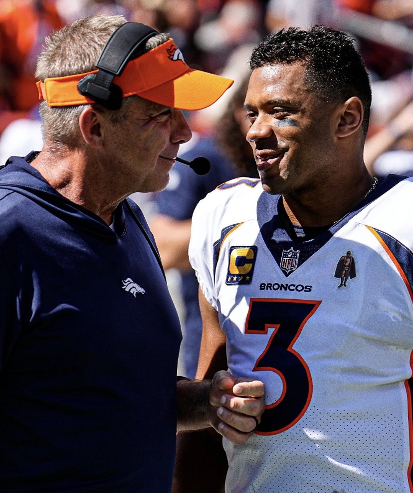 MileHighMims's tweet photo. Russell Wilson thru 4 games:

1,014 Passing Yards
9 TDs
2 INTs
106.7 Passer Rating

He’s currently on pace for:

4,309 Passing Yards
38 Touchdowns
8 Interceptions

👨‍🍳👨‍🍳👨‍🍳 https://t.co/mRfAmT8AIk