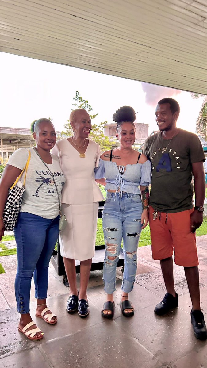 williams_fayval's tweet photo. Happy to report that Jaheim continues to improve and is looking &amp; feeling a whole lot better, especially with Mommy, uncle, aunty, brother and cousins by his side at the hospital. Vice Principal Findley of BB Coke High School also visited.  Let’s keep the prayers going!🙏🙏 https://t.co/KgtdqS4192