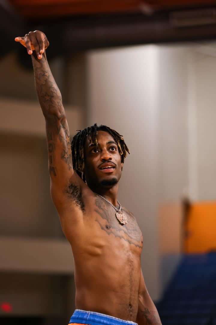 tyreasejones3's tweet image. We working 🏋🏾, season kickoff less then 6 days away3️⃣🧼🪣 #year1 #jucoproduct