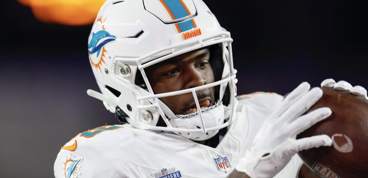 De’Von Achane is currently averaging the most yards per carry (11.4) in the entire NFL.

Has more total TD’s (6) than any RB taken in the most recent NFL Draft.

Has the sixth most rushing yards (309) in the league, despite having nearly half the carries of every RB in the