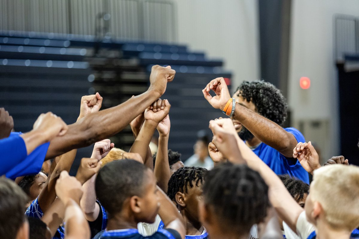 Energy stays unmatched 🔥💯💪

#CP3NMSC #CP3Girls #CP3Family #CP3Camps #YouthBasketball #BasketballCamp