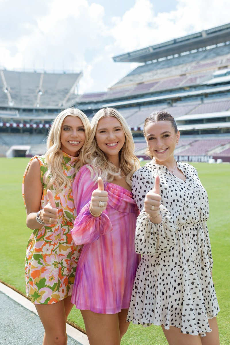 KayNaegeli's tweet photo. Love you forever @TAMU !!! 💖💍🎉 https://t.co/d0OLtzSzC9