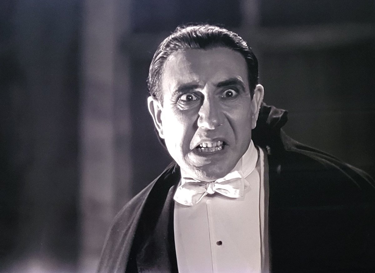 Today it's the Spanish version of Dracula (1931), filmed at the same time and using the same sets as the Lugosi classic. Well worth a look, somewhat more dynamic than the English version, although Carlos Villarias is no Lugosi (but who is?).