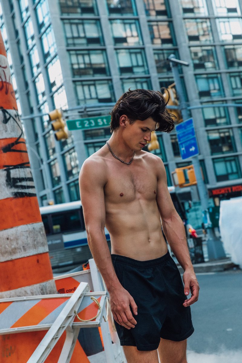Grinding on the city streets on my new shoot with fitness model Dolan Smith of @Wilhelmina  #fitness #fit #citystreets #NYC #muscle #mensfitness #Mensfashion #aesthetic #physique