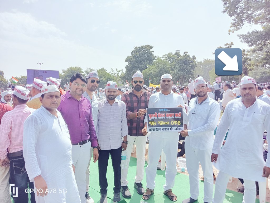 PrakashVidrohi's tweet photo. मुरीद हो गए हम आपका जज़्बा देखकर भाई रामलीला मैदान में!
दिव्यांग होते हुए भी आलसियों को प्रेरणा लेना चाहिए।आप हमारे लिए प्रेरणा पुरुष है!
#पुरानी_पेंशन_हक_हमारा #पुरानी_पेंशन_शंखनाद_महारैली 
@ajitanjum @Aamitabh2 @NeeluNegi5 @INCIndia @vijaykbandhu @shravanupmss https://t.co/lGsO5krtRF
