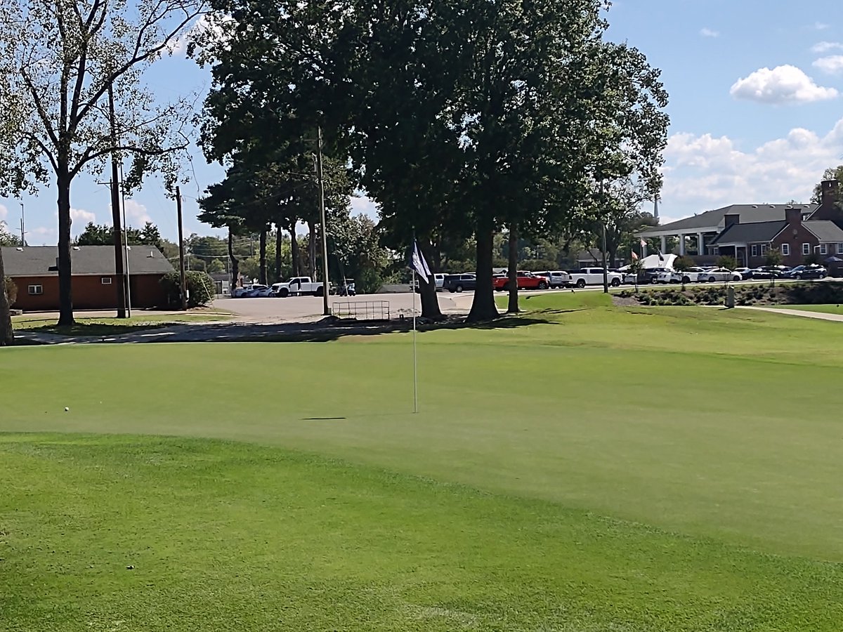 MusicCityTR's tweet photo. #SundayFunday with my guys today @kentlmitch615 @TinCupWnsr @OldHickoryGolf missed @TimNicholsMusic #PinHighTim #Fore #GotJack let's play 36! https://t.co/nrnHkaTDnT