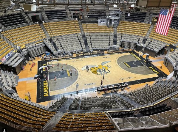 AndersonAsjon's tweet photo. After a great conversation with @WadeNoDwyane I’m blessed to receive a Division 1 offer from Alabama State University #jucoproduct https://t.co/U4kNLL0Mhl