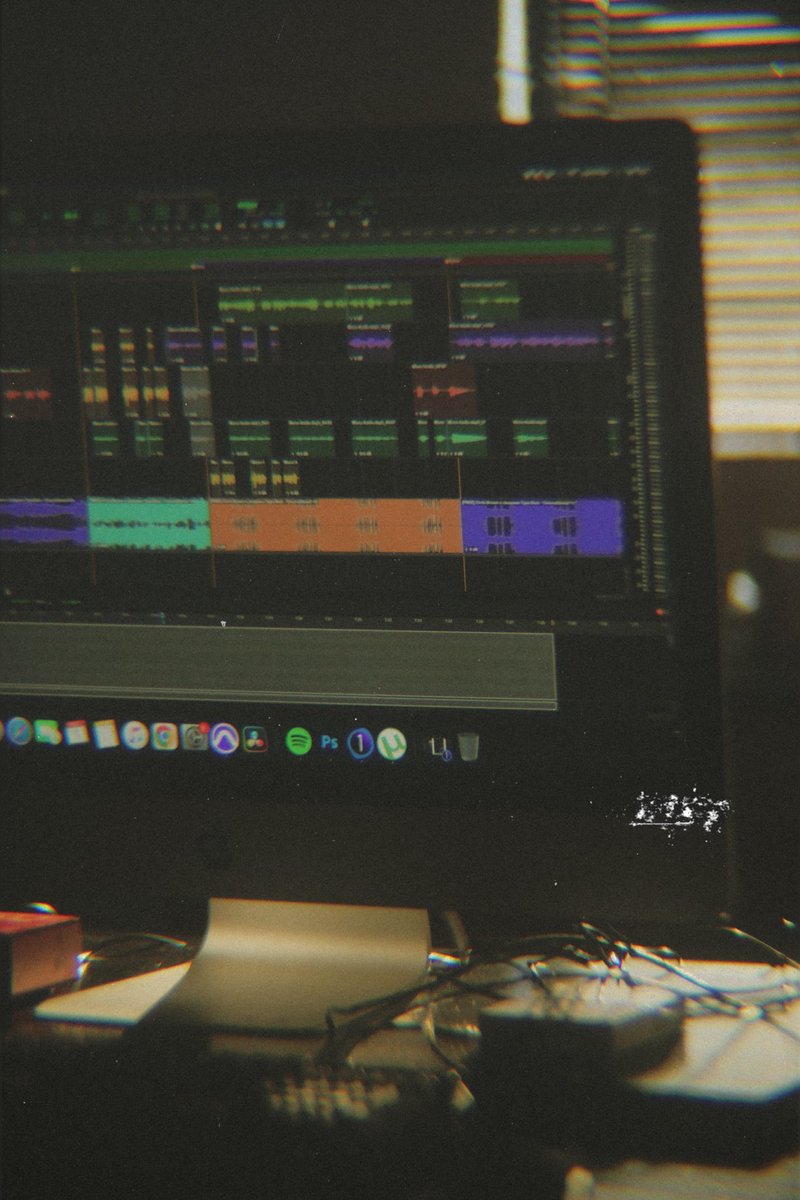 aftr_vi's tweet photo. 📷 #RnB Writing Sessions | 1am 

#songwriting 
#aesthetic 
#aftrvi https://t.co/HIegG68xwQ