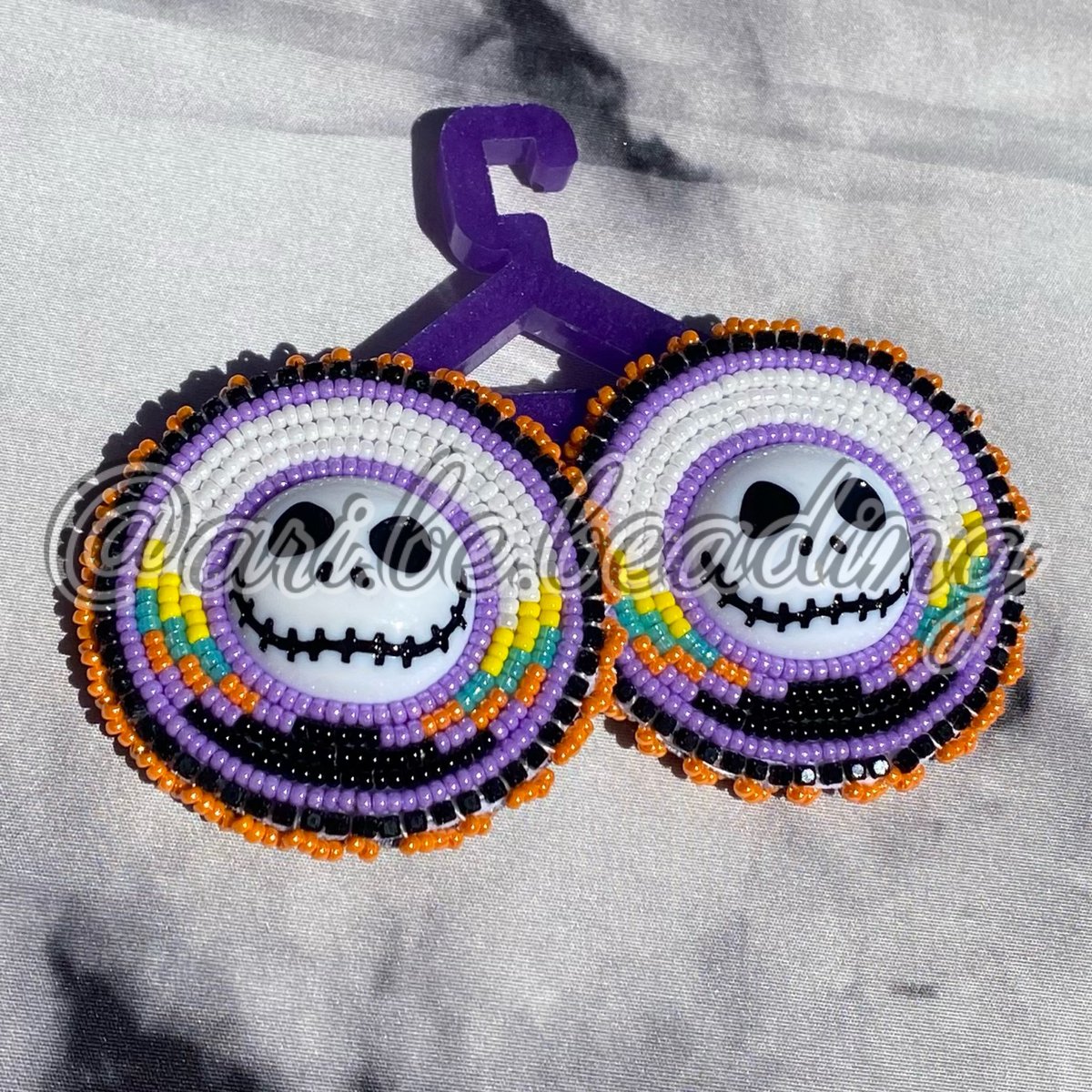 Spooky Szn is officially HERE and so are these earrings 🕸️💀🧡 AVAILABLE for $70 

#beadedearrings #spookyszn #halloween #jackskellington #native #beadwork #indigenous