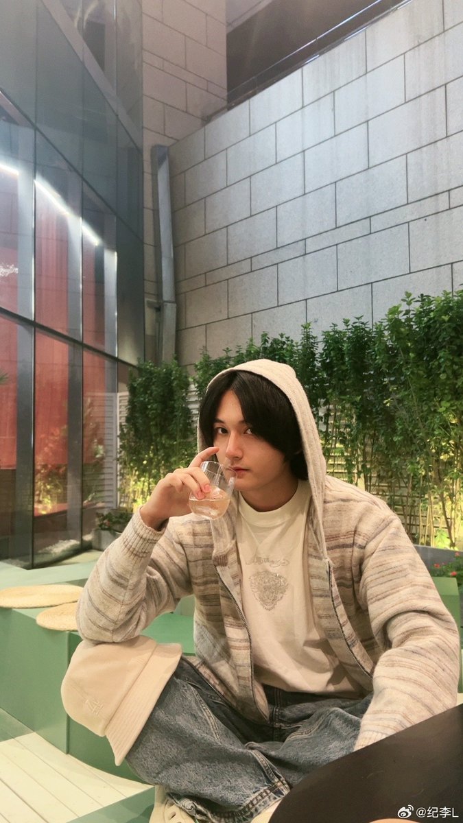 TUBS_Peru's tweet photo. Sep.2023
Weibo ➡️ Ji Li.

"Feliz Festival del Medio Otoño~"

#TUBS #TheUntamedBoys #陈情少年  #JiLi #紀李 #TUBSPeru https://t.co/ozgiMkM33w