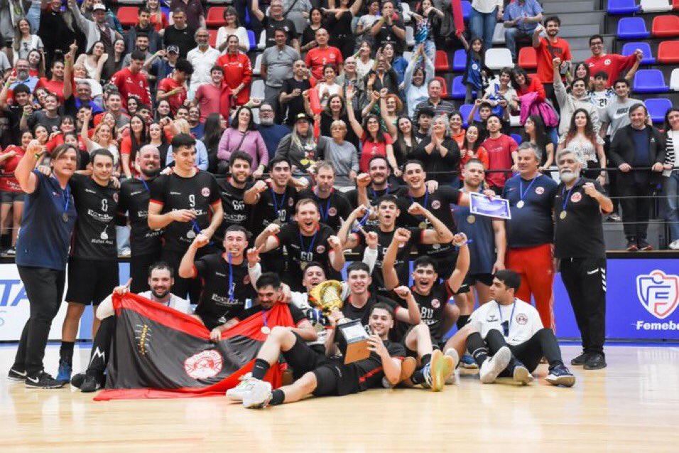 High Runner (@highrunnerarg) on Twitter photo 🤩 ¡Que orgullo acompañar a los campeones nacionales!
👏🏽 Felicitaciones <a href="/SedaloArgentina/">Sedalo Argentina</a> y <a href="/HandballWard/">Handball Ward</a> por el torneo realizado.
🏆 ¡Merecidos campeones!
📸 Peri Soler 🤩 ¡Que orgullo acompañar a los campeones nacionales!
👏🏽 Felicitaciones <a href="/SedaloArgentina/">Sedalo Argentina</a> y <a href="/HandballWard/">Handball Ward</a> por el torneo realizado.
🏆 ¡Merecidos campeones!
📸 Peri Soler