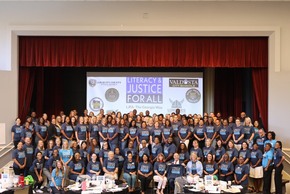SorforMore's tweet image. Can’t wait to be in Syracuse tomorrow for #TRLConf2023 ! Who’s coming? Come check out @CoxCampus at Booth 1.  Snag  a shirt so you can be like these cool ppl! #literacyandjusticeforall is more than a shirt, it’s our mission! Sign up for a free membership CoxCampus.org!