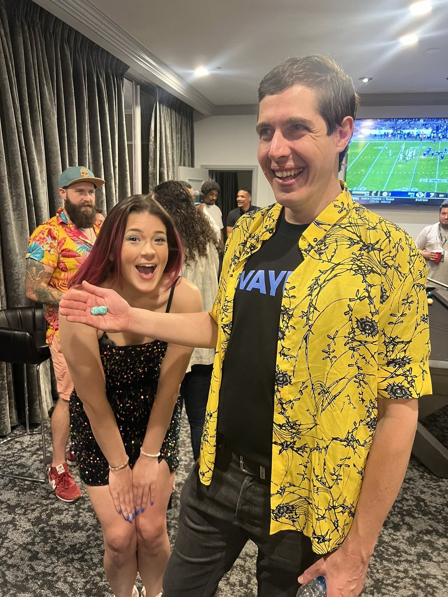 CashAnvil's tweet image. If you took a pic with an @ada_anvil or @wayupio T-shirt on please send it to me or tag me 

Feeling overjoyed seeing everyone rocking the merch already, it's surreal still

Shout out to @dontmentioneth, my brother, you crushed this merch!!!