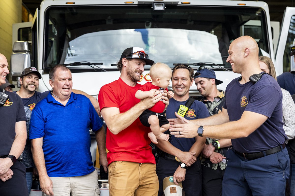 ChaseRiceMusic's tweet photo. Morning I chased Elk. Afternoon I played firemen. Evening I played with Brooks and Dunn for @CoorsBanquet 150th at the brewery in Colorado. This may go down as one of my best days ever. https://t.co/9OBfylD3vO