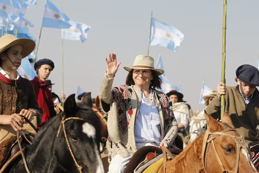 fcriocuarto's tweet photo. Vanos @PatoBullrich #PatoPesidente https://t.co/DqZEILgXHC