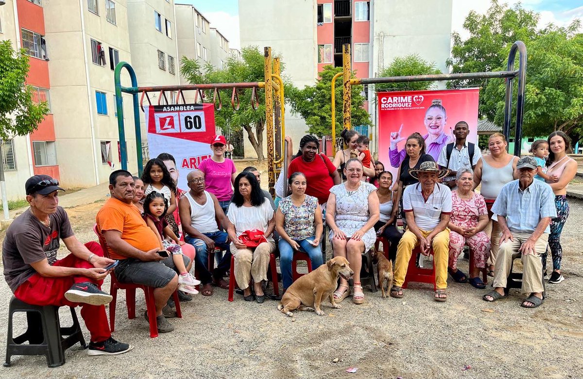 soycarime's tweet photo. Fue una semana llena de bendiciones donde tomé nota de cada necesidad que tienen nuestras comunas de #Cúcuta. 💪🏼

También acordamos trabajar en equipo para que cada proyecto se lleve a cabo junto con quienes habitan cada comunidad. 🙌🏼

#LuchemosPorCúcuta #ConcejoL1 #L1 https://t.co/06VTwQ3VvA