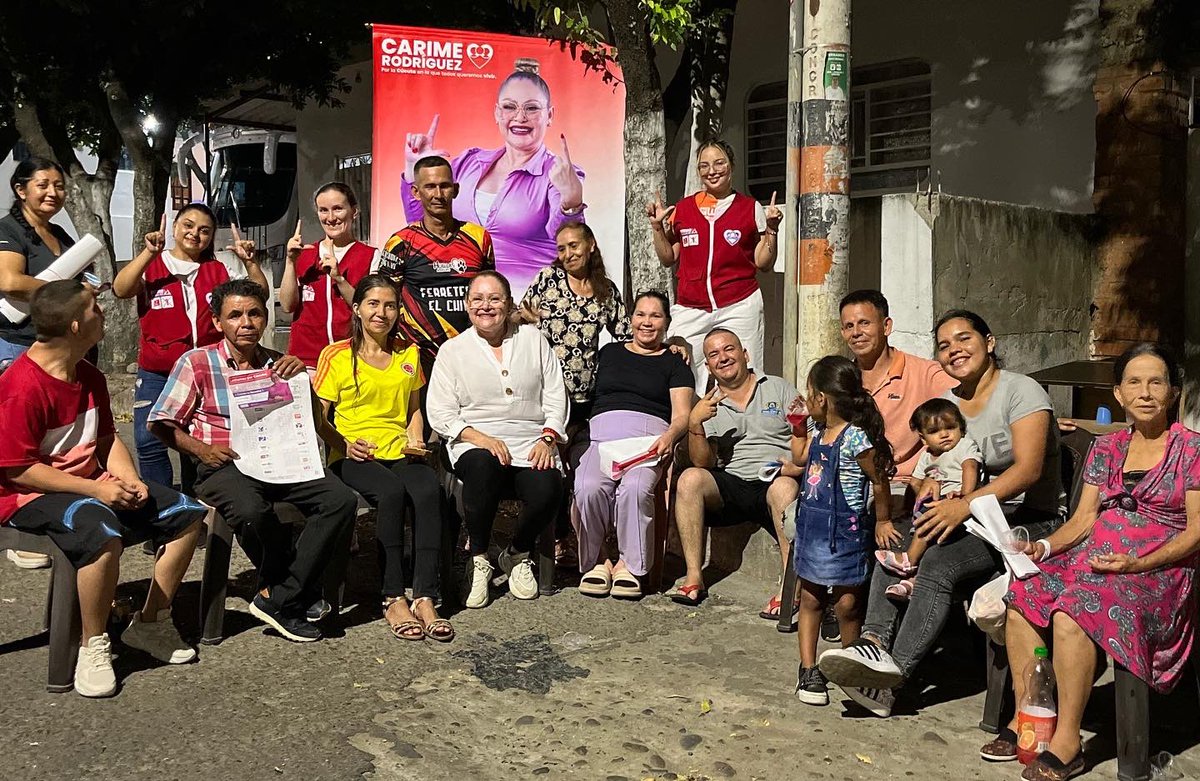 soycarime's tweet photo. Fue una semana llena de bendiciones donde tomé nota de cada necesidad que tienen nuestras comunas de #Cúcuta. 💪🏼

También acordamos trabajar en equipo para que cada proyecto se lleve a cabo junto con quienes habitan cada comunidad. 🙌🏼

#LuchemosPorCúcuta #ConcejoL1 #L1 https://t.co/06VTwQ3VvA