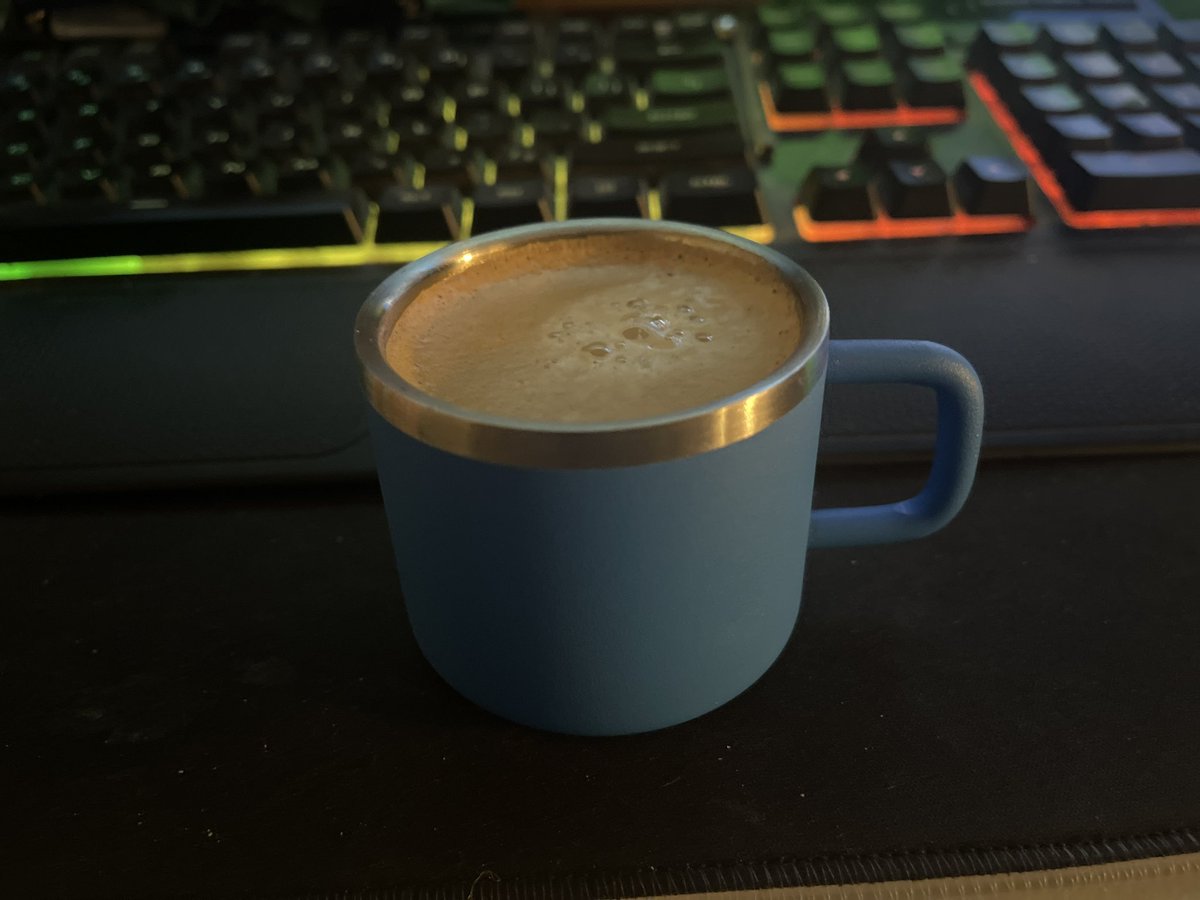 tinypaultv's tweet photo. Taking a shot https://t.co/TdpSBZ9Kxi