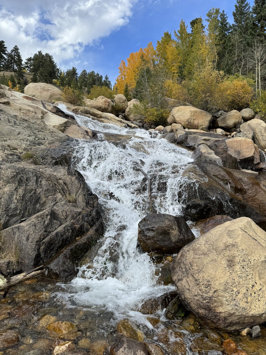 eco_conn's tweet photo. Spending the first day of the new water year at Rocky Mountain National Park is pretty cool. Happy New Water Year to all that celebrate! #NPS #RMNP https://t.co/USxpJskqFp