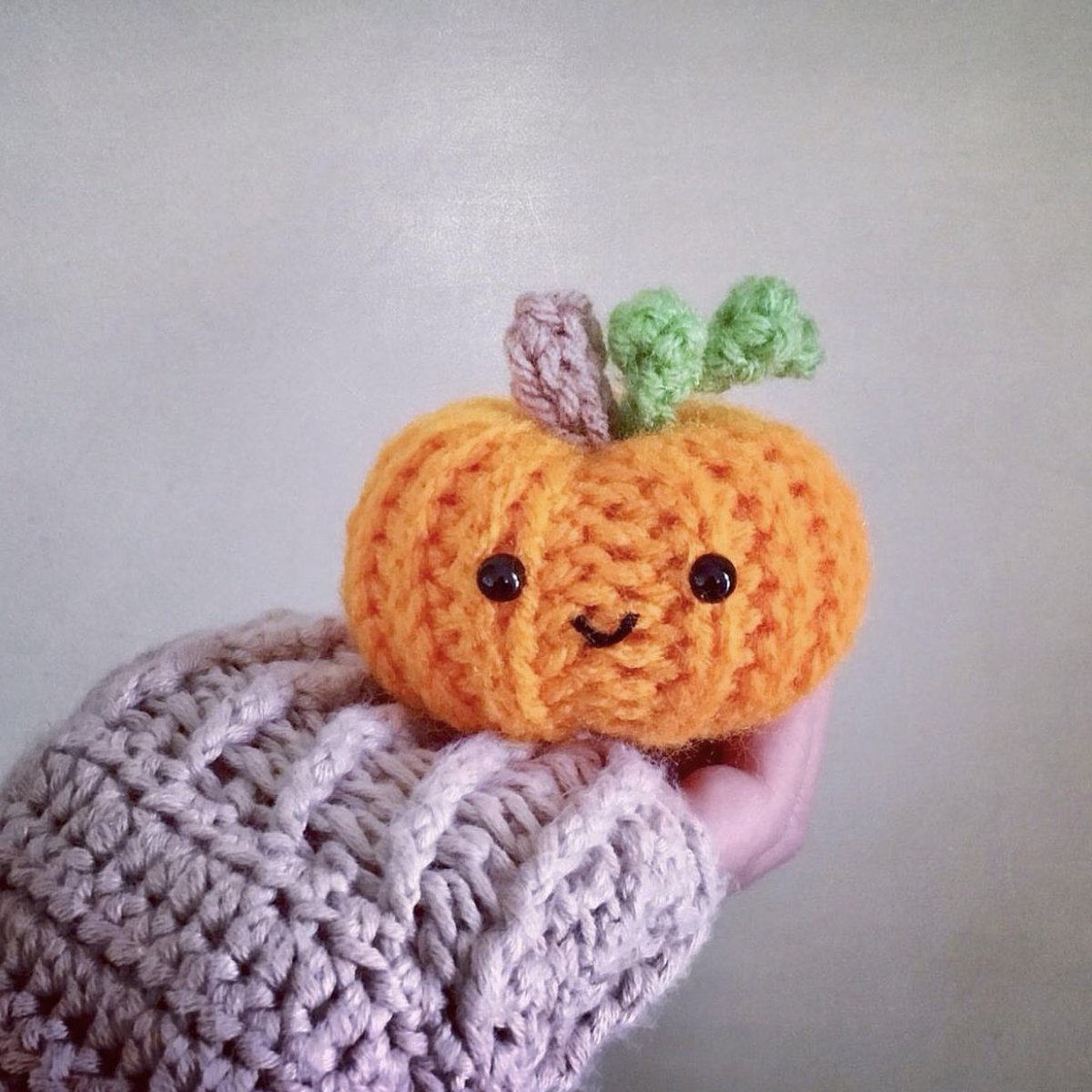 Happy October! Hope you all have a wonderful month ahead 🍁🎃❤️ #amigurumi #autumnleaflet