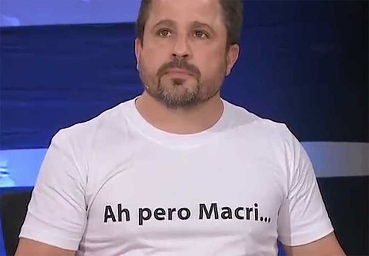 JolaSanz's tweet photo. Y sí, @SergioMassa iba a salir con el "Ah pero Macri"...
SON UN PAPELÓN
#PatoPresidente https://t.co/TwBrDoo1xB