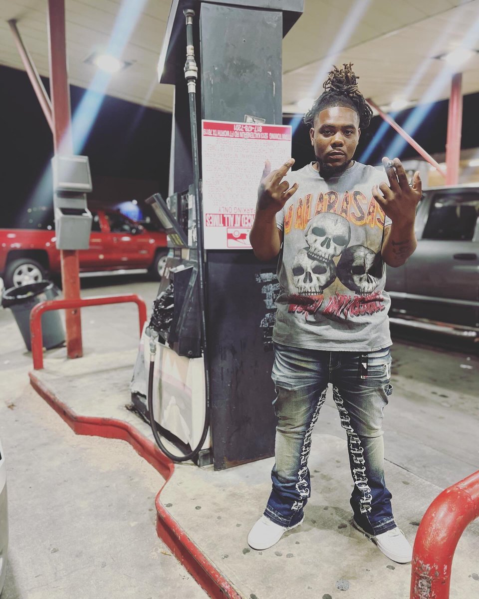 Almightystephhh's tweet photo. Fucc nigga bet not even 🤧 https://t.co/yhZDO3qBk9