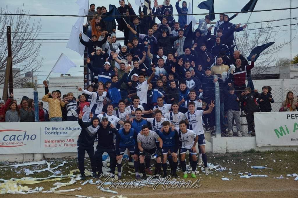 Nada de esto fue en vano!

En la vida aprendimos que en el fútbol se pierde mas de lo que se gana, por eso vamos a tomar esto como nuestro rumbo a lo que queremos ser y lo que queremos lograr.

Para alla vamos, como venimos. 

Gracias pueblo Tambero, esto recién empieza. 🤞🏼🤍💙