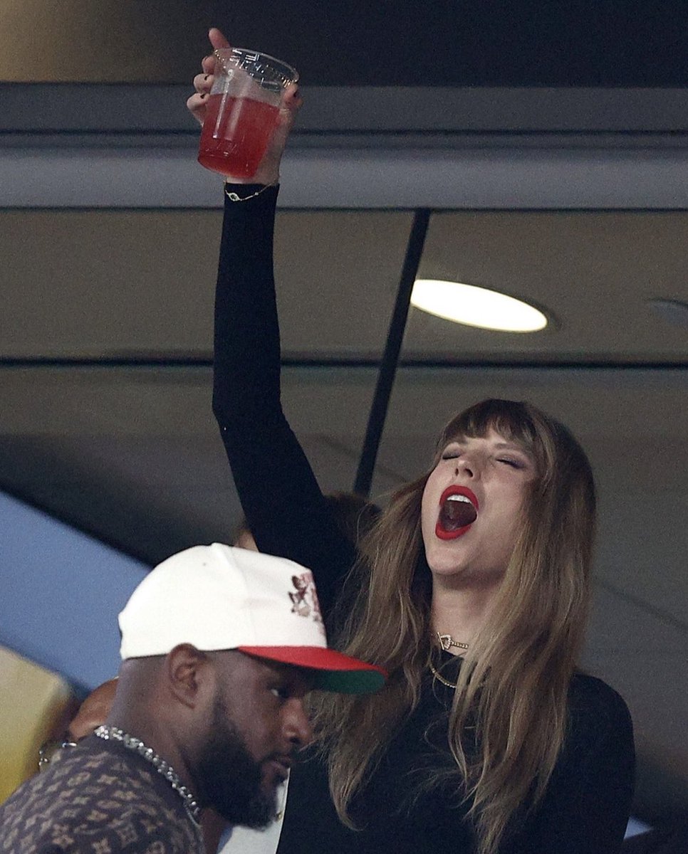 Travis Rockhold tweet media