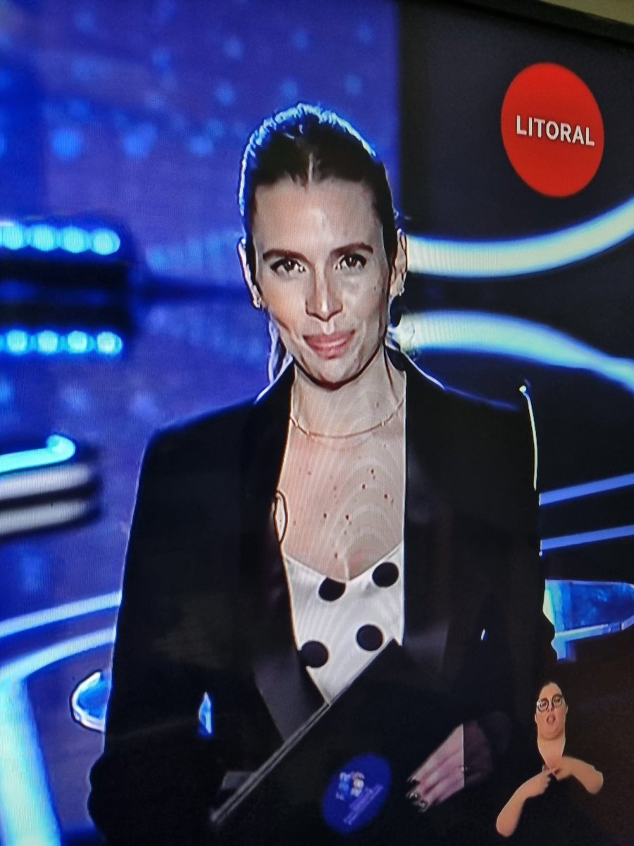EvangeFiorelli's tweet photo. Perfecta Evangelina Ramallo en el #Debate2023 Talentosa y profesional. Orgullo paranaense y entrerriano. https://t.co/P48WzgfzGj