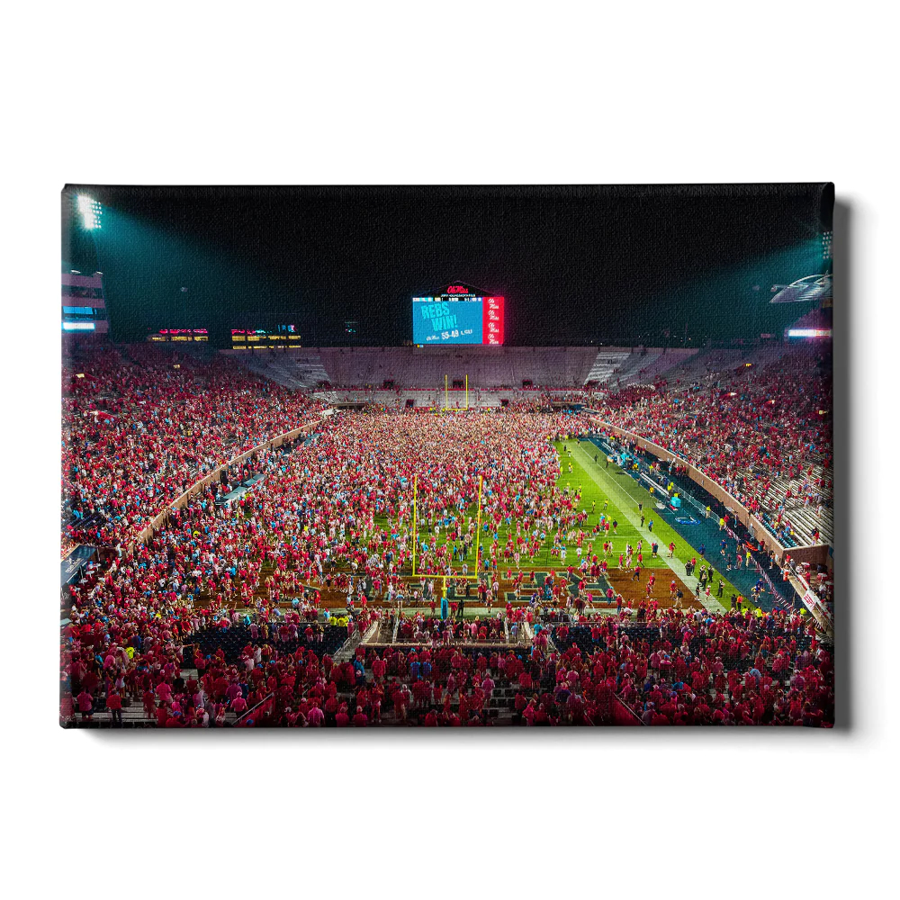 Relive last night's Party in The Vaught every day by purchasing this photo for your home, condo or office. Christmas is right around the corner, and this would make an incredible gift for your Ole Miss fan! 

shorturl.at/otB45

One person who RTs this will win a 13x19 FREE