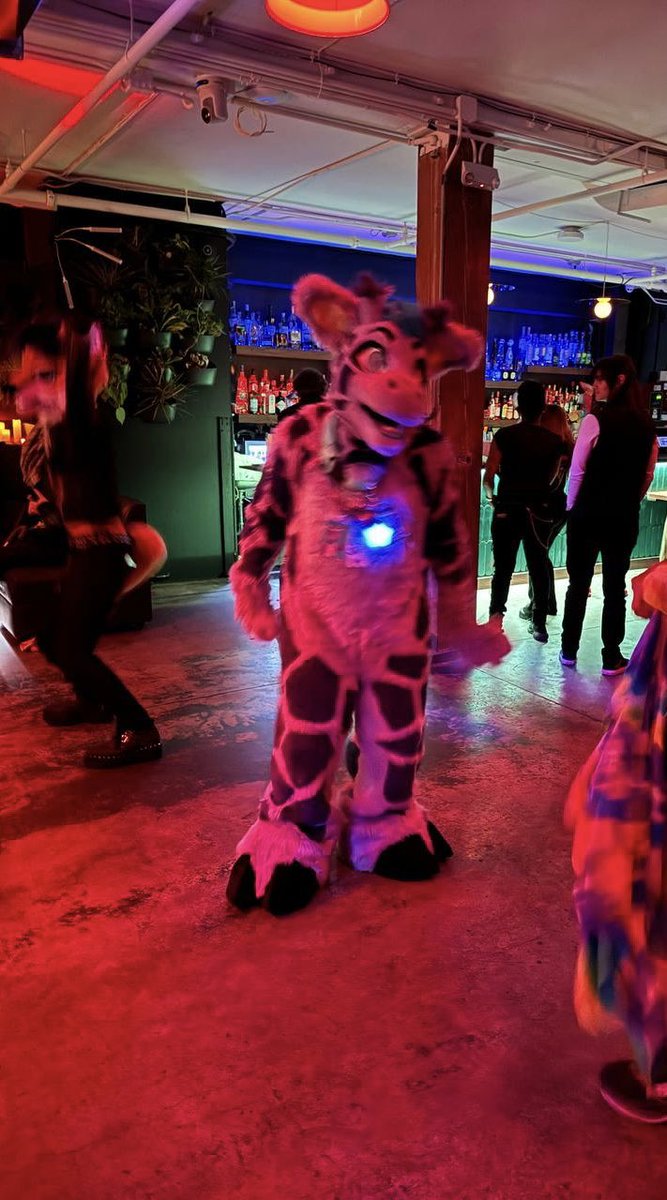 Went to @FrolicParty last night, and it was the usual amazing night. I love the new venue: so much space and  a real dance floor. The staff were polite: what a concept! I stayed till it closed down at 2am, and went home a bedraggled mess. Perfect! 
📷: @hoofurs
