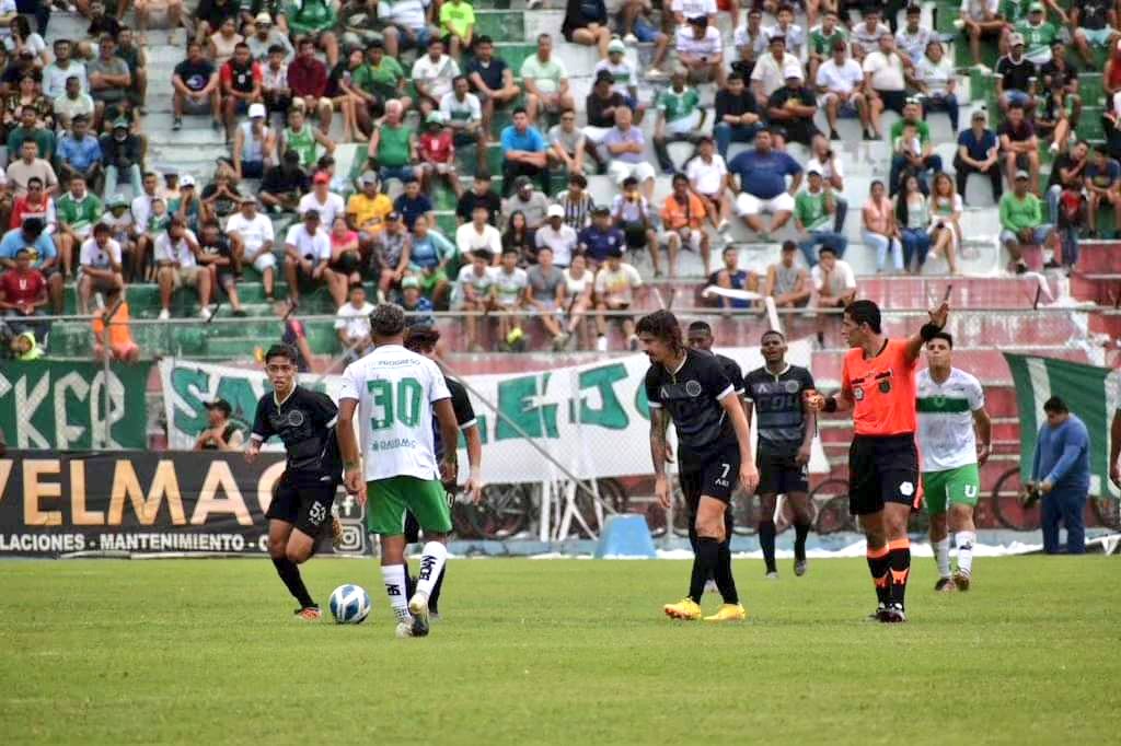 Resultado final  

⚽️ #Dumanis04FC 3 vs. #LDUP 0

🥅 Global: 5 x 1 

👉  #Dumanis04FC  clasifica a la siguiente etapa.

#PlayOff- 32avos de final - vuelta 

 #AscensoEcuador #SegundaCategoría 🇪🇨