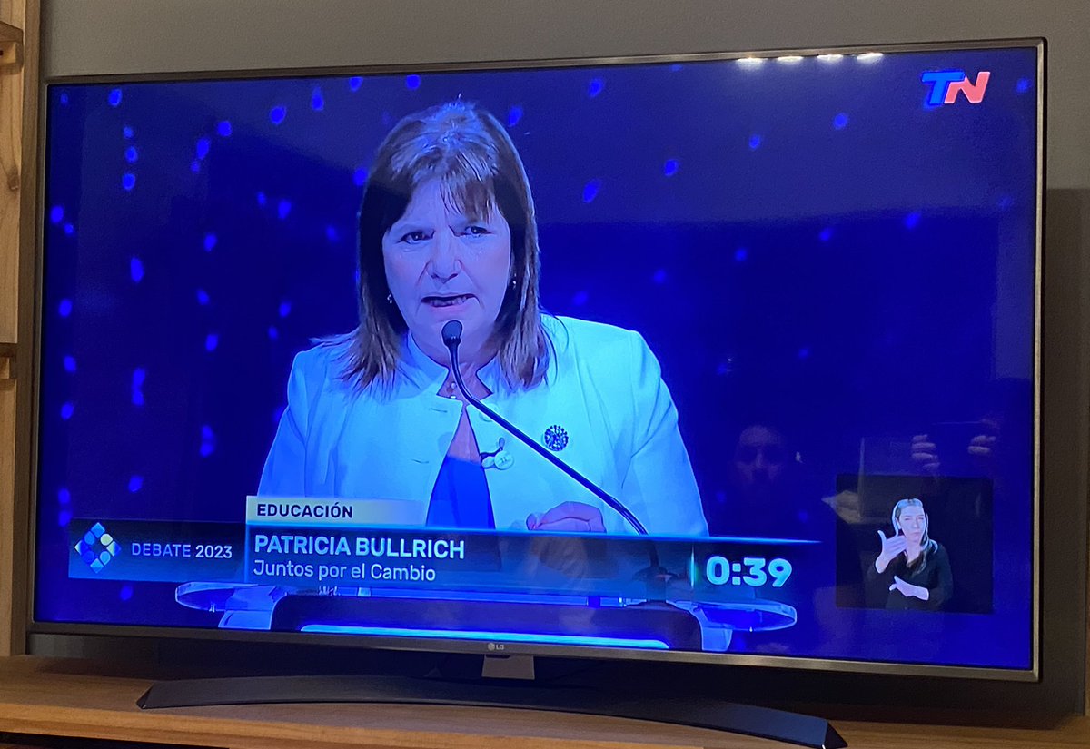 sergesiciliano's tweet photo. “LAS AULAS SON SAGRADAS”

Lo dijo y me conquistó @PatoBullrich 

#PatoPresidente 🦆
#EsAhora 🇦🇷 https://t.co/gxVs9w0jzt