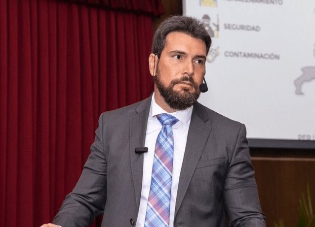 La tuviera en el bolsillo a Luisa pero ustedes no saben votar