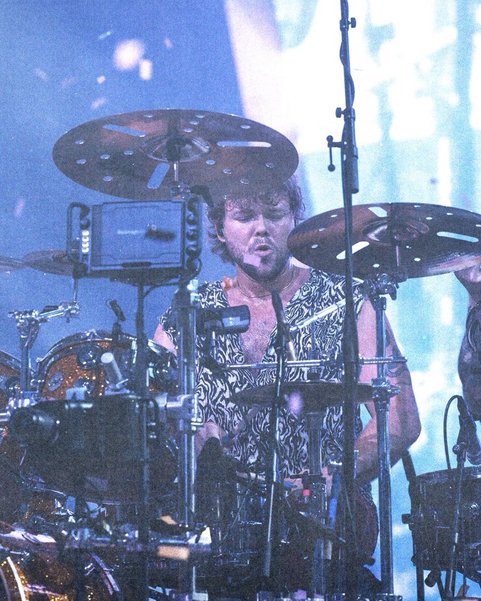 mashtonscomfort's tweet photo. i’ve been so busy with schoolwork lately😖🤧i’m so sorry😭🫂 https://t.co/OeRjowFAg9