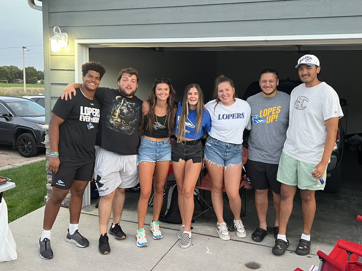 Fun day hanging with family and watching the Lopers!!