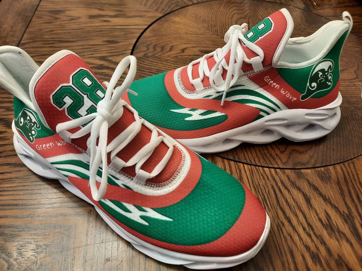 GratefulSh51142's tweet image. Lightweight materials for agility and speed
 
#printondemand #coolcustomize #customshoe #customsneaker
#VelocityX
#UniqueSportShoes
#PerformanceFootwear
#CustomStyle
#GameChanger
#FootwearInnovation
#SpeedAndComfort