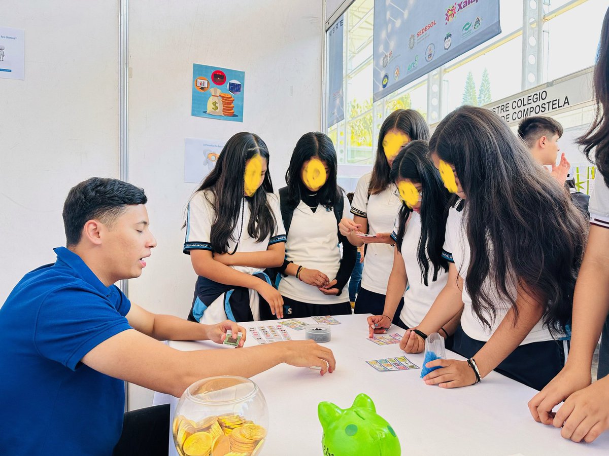 DGI_UV's tweet photo. 👏👏👏 La primera participación del CA Financial Research Group del IIESCA en la semana estatal de ciencia 💯 🔥
Y si te gustan estos temas consulta la sección de Educación Financiera ¡La mejor inversión!
https://t.co/ecAz0ZfLoo
#SECT2023 #IIESCA #CAFRG #MercadosFinancieros https://t.co/7Bs4Bra40B