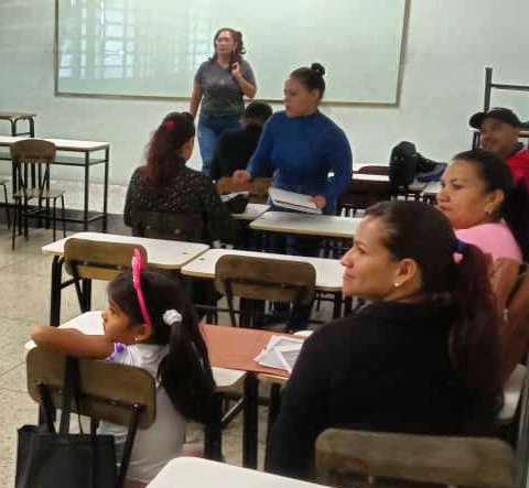 sucre_merida's tweet photo. 🎓 La Misión Sucre Mérida inicia actividades del nuevo periodo académico. Más de 2 mil 600 Triunfadores, de 32 Aldeas Universitarias en 20 municpioa merideños.

@RedMisionSucre @gobernacionmrd https://t.co/MFIcVY9507
