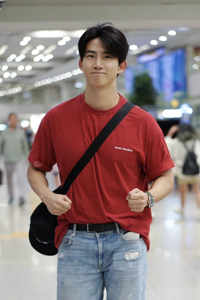 Youngboss0901's tweet photo. 231001 인천도착🛬️
#옥택연 #택연 #2PM #TAECYEON #玉泽演

재밌네~ㅋㅋㅋㅋㅋㅋㅋㅋ🤨😏🫡 https://t.co/OxHl5A7zkM